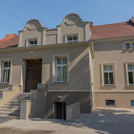 Torunska 50 Centrum Hostel *
